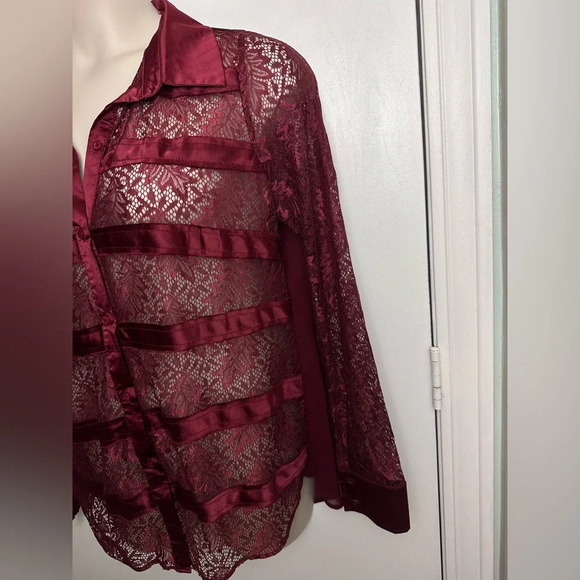 BKE Boutique red Lace, chiffon and satin button front shirt size XL #1476 - Picture 5 of 8